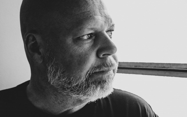 Elütötték az MTV műsorvezetőjét, csúnyán megrepedt a koponyája