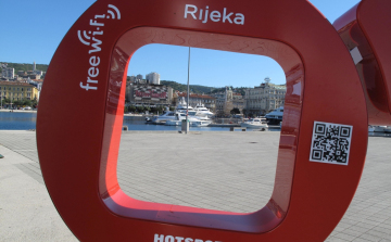 Kitörő vulkán lesz Fiume kikötőjéből 