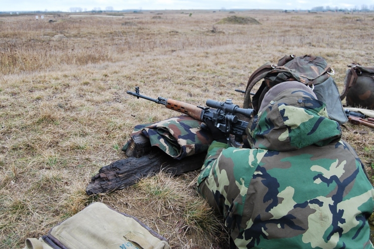Éleslövészet a győrszentiváni katonai lőtéren