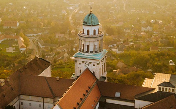 Hotel lesz a pannonhalmi apátság egy részéből