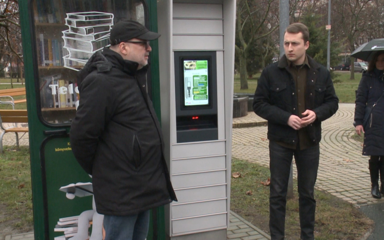 Könyvet automatából már Adyvárosban is