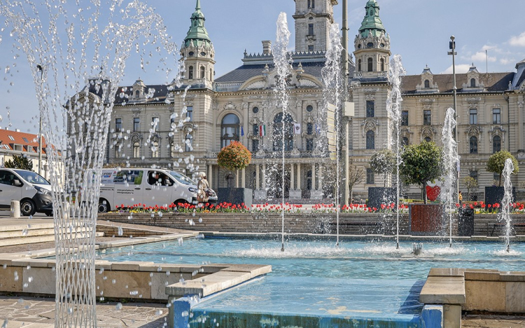 Húsvétkor már csobog a szökőkút