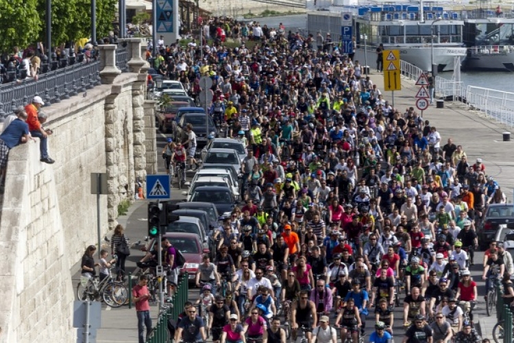 15 milliárd forintos beruházással Magyarországra jön a világ legnagyobb bicikligyártója
