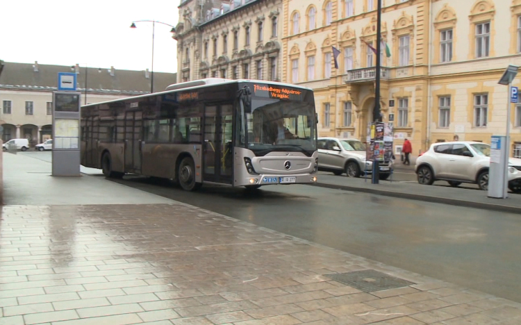 A győriek véleménye alapján módosul a menetrend