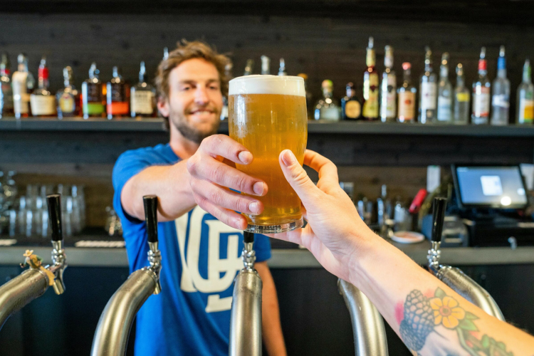 Több tucat kiskocsma pályázott