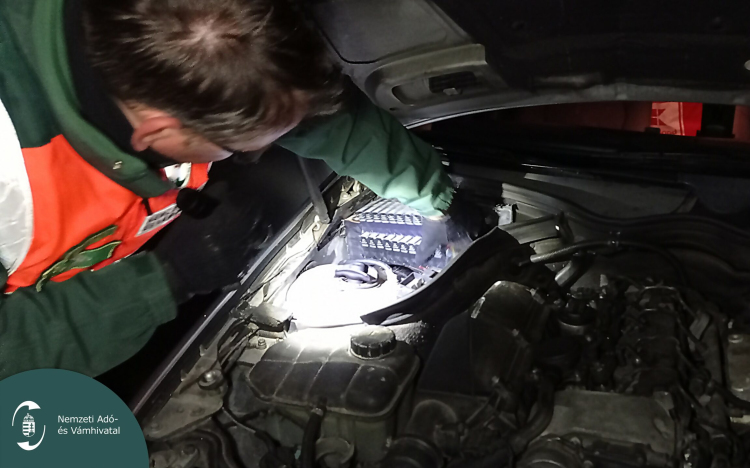 Kávénak álcázott csempészárura bukkantak a pénzügyőrök