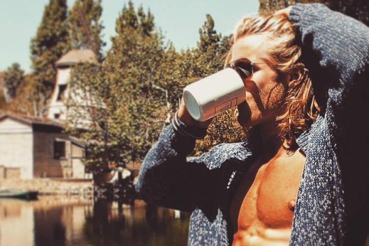 Kávézó férfiak az új focisták