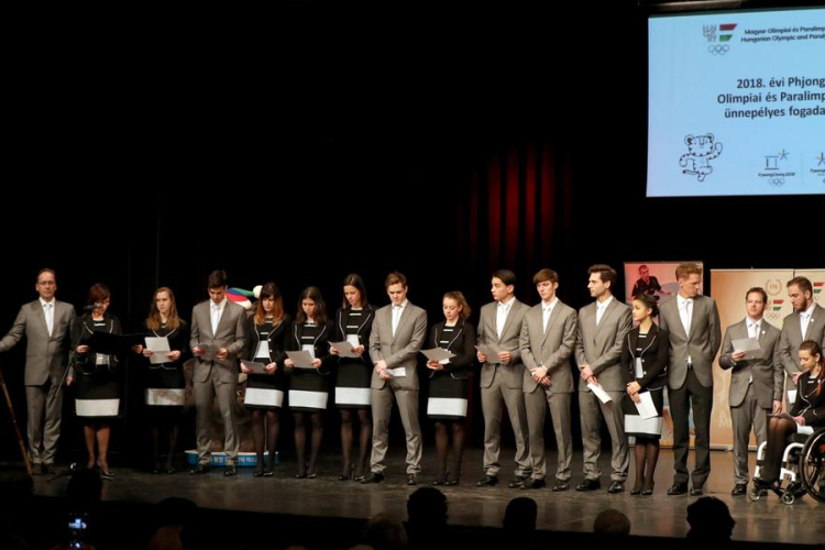 Paraolimpiára tette le az esküt a magyar csapat