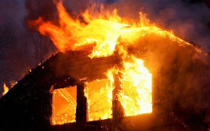 Leégett egy kőbányai üzem teteje