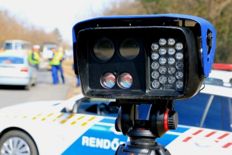 Itt a táblázat, ennyivel nőnek a közlekedési bírságok összegei szeptembertől