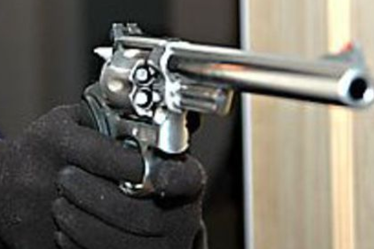 Pisztollyal fosztottak ki egy albérletet Győrben