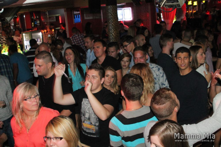 2014.08.22 Pénteki házibuli fotók:árpika