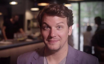 Két év felfüggesztettet kap a magyar sztárok zaklatója