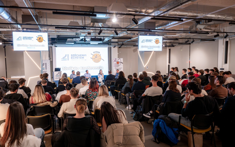 A jövő útjait mutatta be a Széchenyi-egyetem