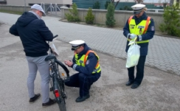 Kerékpárosok előtérben