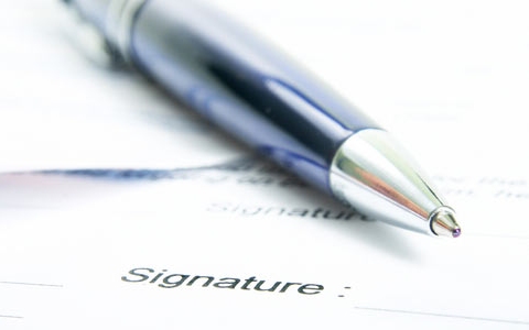 Petíciót indítottak a közszereplők