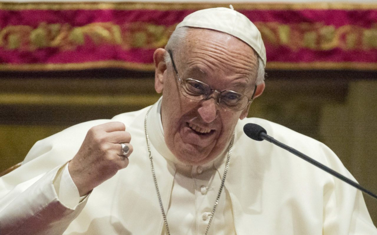 Pedofiliavádak miatt a Vatikánba mennek a pápához a chillei püspökök