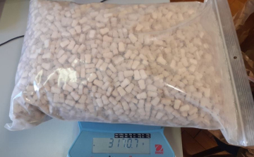 Új pszichoaktív szerrel foglalkozó bandát kapcsolt le a rendőrség Győrben