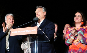 Orbán Viktor folyamatosan kapja a gratulációkat felsővezetőktől