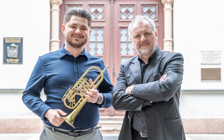 Hivatásos művészeket körözött le a győri zenészhallgató