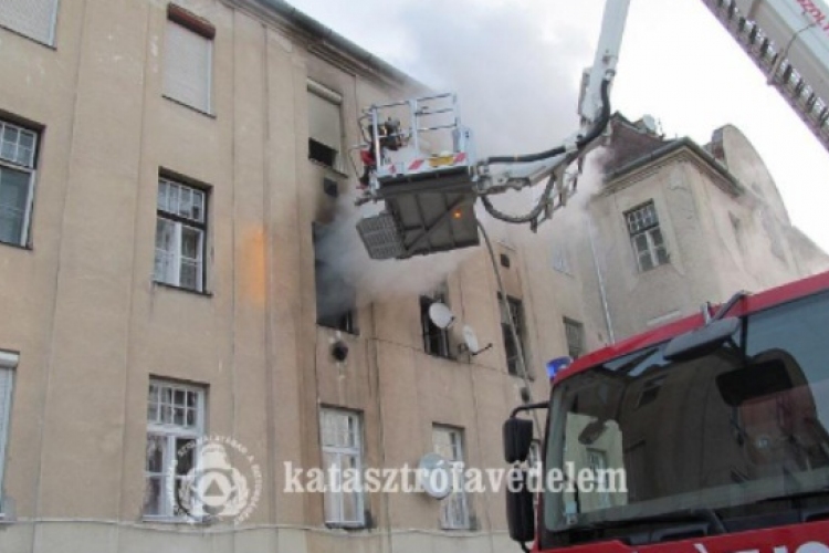 Füstmérgezésben meghalt egy ember Győrben