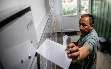 Több csomagkézbesítőre lenne szükség a Magyar Postánál