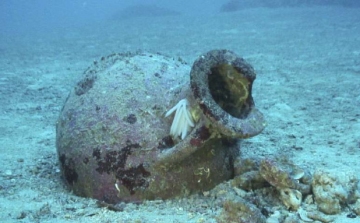 2500 éves amforákat találtak a tengeri régészek a Jón- tengerben