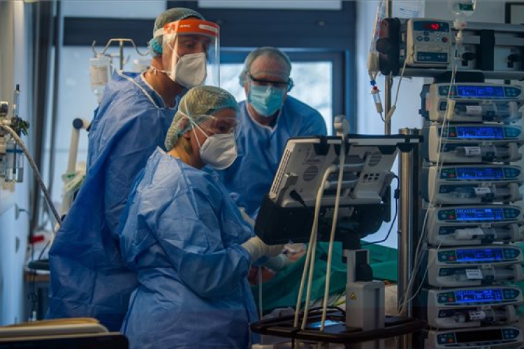 A fertőzöttek száma 168,1 millió, a halálos áldozatoké 3,49 millió a világon