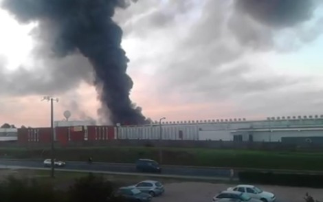 Hatalmas tűz Győrben