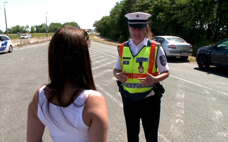 Életet mentett a győri rendőrnő