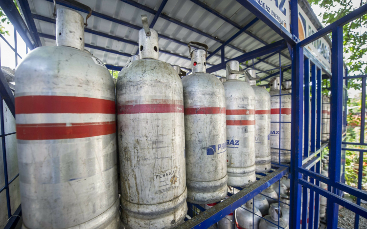 Lehetetlen 11,5 kilós PB gázpalackot venni