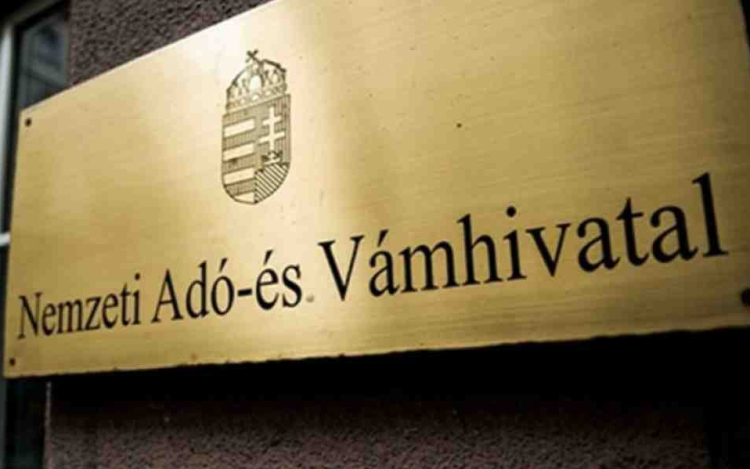 Így változik a NAV ügyfélszolgálatának nyitvatartása