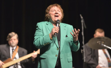 Zenés est Aradszky Lászlóval