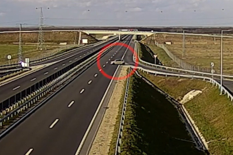 Elképesztő! Forgalommal szemben hajtott egy autós az M85-ös autóúton