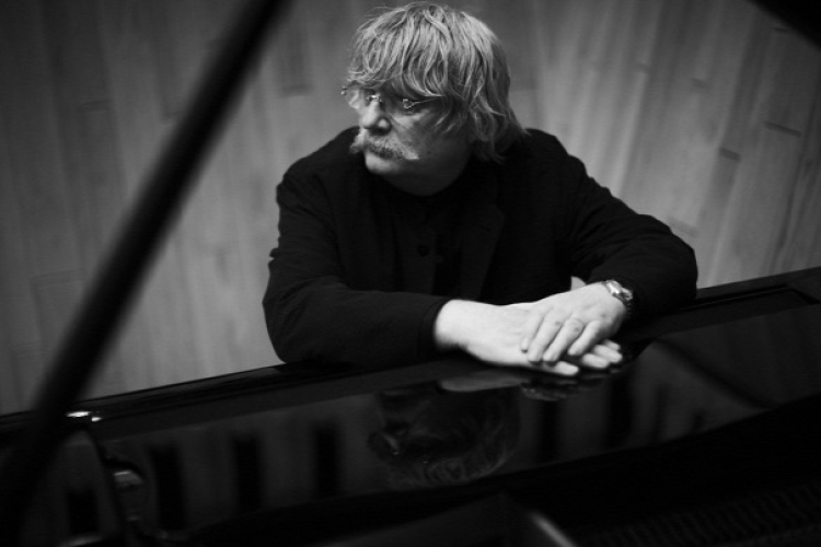 A világ legnépszerűbb zeneszerzője Budapesten koncertezik