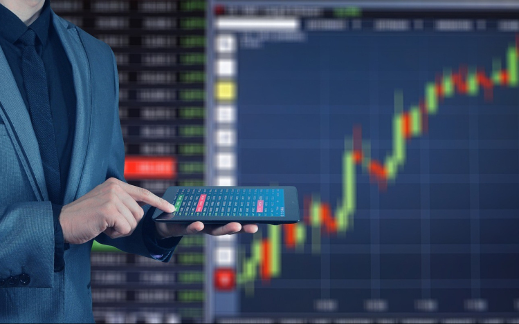 Navracsics Tibor: Átlagon felül teljesít a gazdaság térségünkben