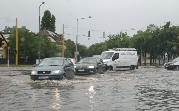 Valamit visz a víz, sokan a rendszámtáblát vesztették el az eső miatt