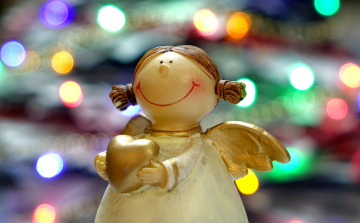 Hírességek is támogatják a Szaloncukor Angyal programot