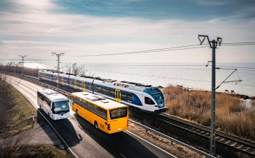 Vonat helyett buszok járnak ma