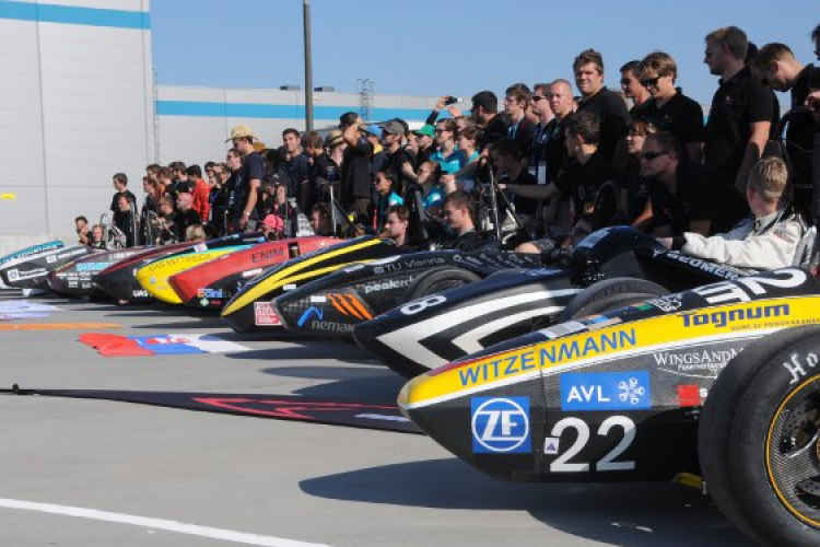 Tizenhat nemzet csapatai versenyeznek a Formula Student Hungary konstruktőri versenyen