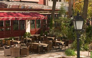 Zenés Grillterasz a Golden Ball Clubban