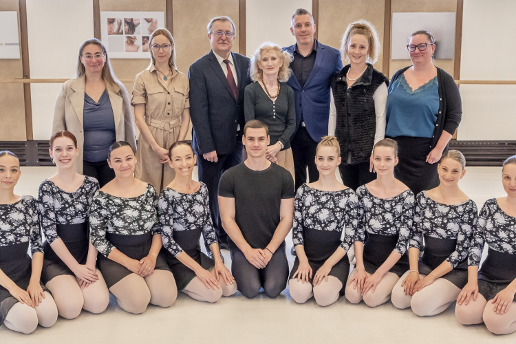 Eltáncolták: végzett az első évfolyam a Táncművészeti-egyetem kihelyezett képzésén a Széchenyin