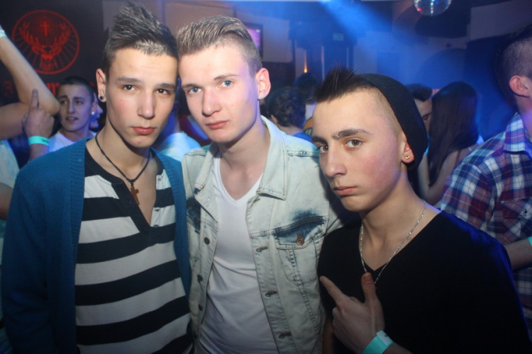 Peaches and Crem - Club Neo