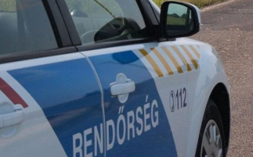 Teherautó és személygépkocsi ütközött Győr felé az M1-esen 