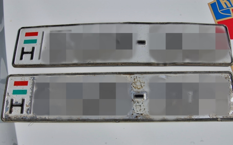 Hamis rendszámmal közlekedett, lebukott