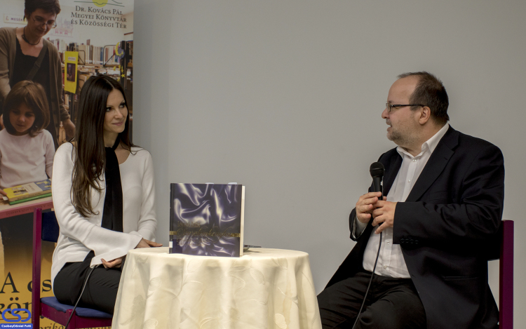 Szerelemkonyha a könyvtárban 