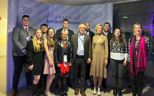 Finn kapcsolatot teremt a Széchenyi Egyetem