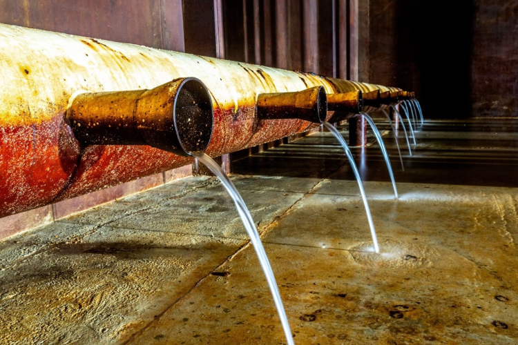 Tiszta vizet önthetünk a pohárba