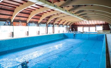 A nyár végén újra kinyit a Magyar Vilmos Uszoda