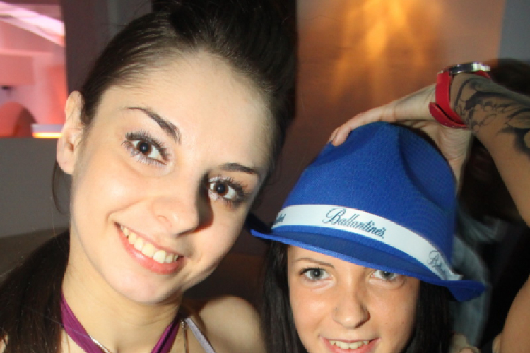 Club Neo - Niki Belucci